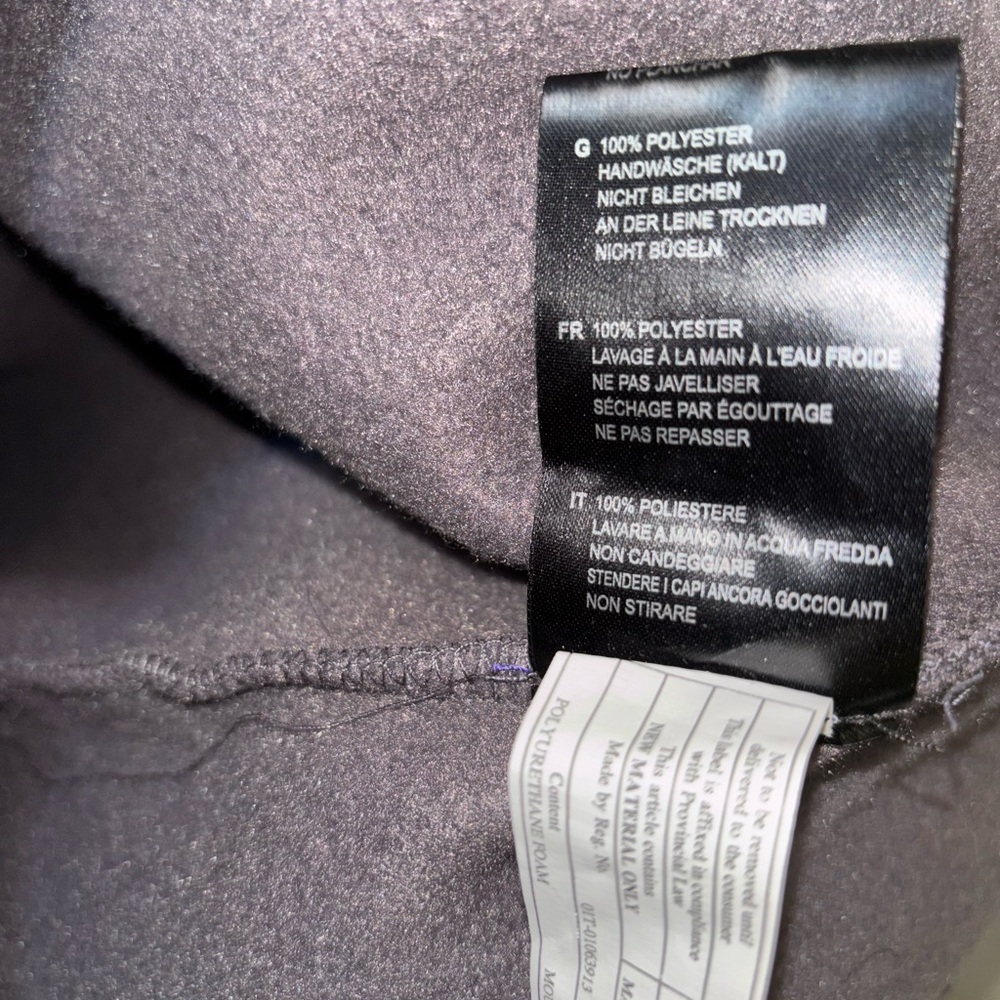 Shark Hoodie with full zipper - Picture 9 of 9